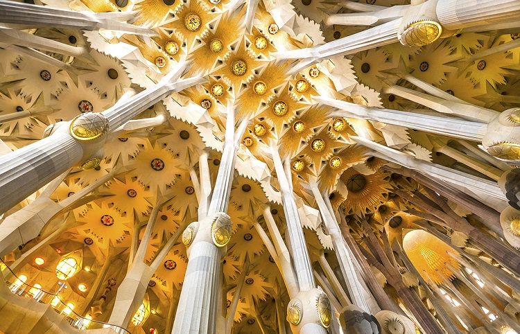 Barcelona Sagrada Familia interior